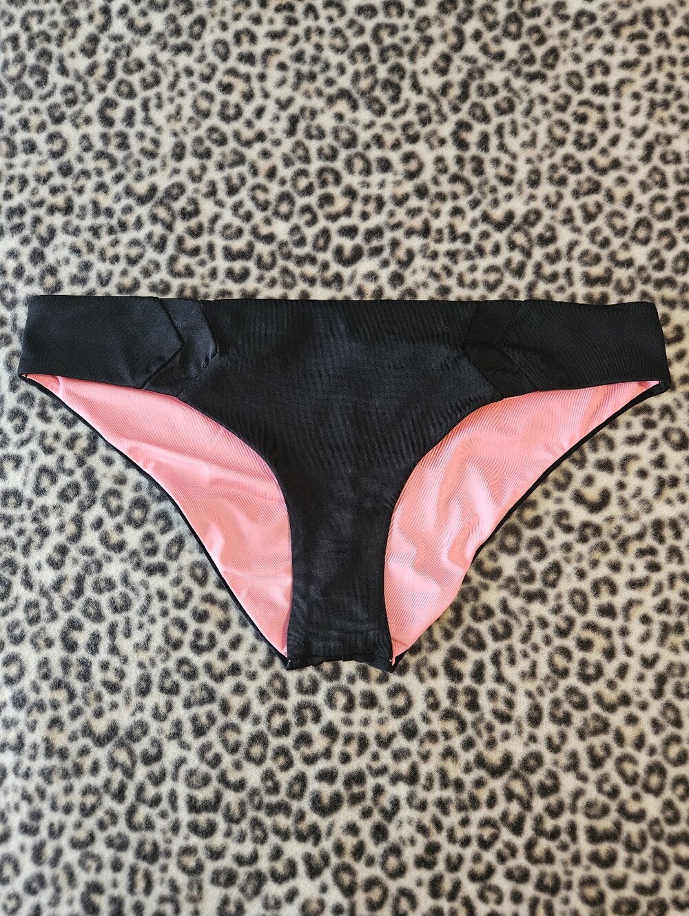 2016 PINK Victoria's Secret Pink Lined Solid Black Bikini Bottoms, Size Medium